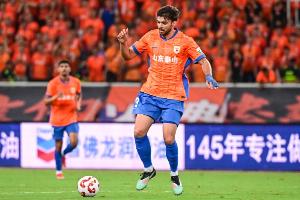 澤卡：泰山單場贏球獎8萬美元，薪資可觀且按時發，為何要離開？