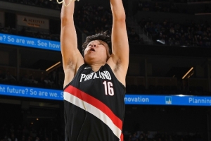 媒體人：楊瀚森打21分鐘已算深受器重 他需從打防守和無球做起