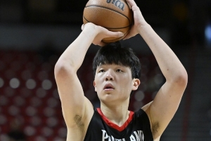 防擋拆時故意收縮防守？楊瀚森：主帥讓我保護好籃下 我執行不好