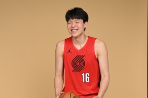 媒體人談楊瀚森首分：首次在外線拿球組織 這還是他最舒服的方式