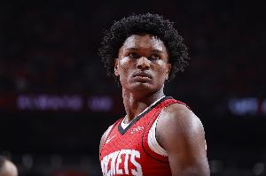 總經(jīng)理調(diào)查之新賽季誰(shuí)最可能爆發(fā)：阿門(mén)30%獨(dú)一檔 文班在列