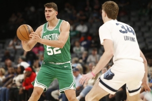 加爾扎：既要打快節奏籃球也要保持專注度 要打得聰明且拼搶積極