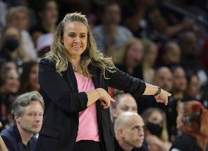 WNBA版科爾！哈蒙執(zhí)教王牌四年 帶隊(duì)三奪WNBA總冠軍！