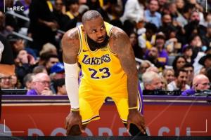 突發！Shams：詹姆斯因右側坐骨神經痛將缺陣至少3-4周！