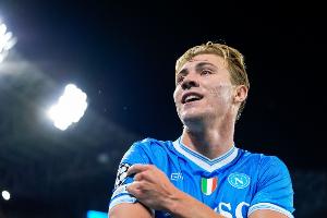 狀態(tài)出色！霍伊倫本賽季7次首發(fā)打進(jìn)6球