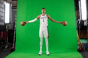 和姚明同身高！此前僅九位2米26及以上球員出戰過 文班將是第十個