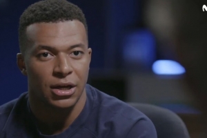 姆巴佩：人們過(guò)多地談?wù)搧嗰R爾的私生活，我認(rèn)為大家應(yīng)該讓他靜靜