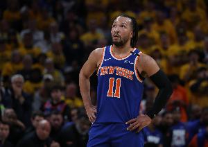 名記：尼克斯談字母哥交易不會(huì)動(dòng)布倫森 可能籌碼是唐斯、OG等