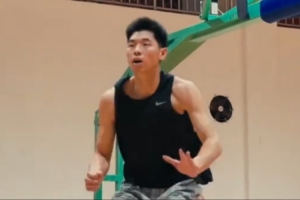 一步一個腳印！跑跳變向擼鐵舉重汗如雨下 崔永熙最新康復訓練