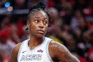 總決賽10勝0負(fù)！王牌隊(duì)球員洛伊德三次隨隊(duì)奪冠 三次橫掃對(duì)手！