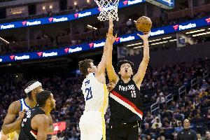 媒體人：楊瀚森球商和心態(tài)都足夠&學(xué)習(xí)調(diào)整能力強(qiáng) 我不擔(dān)心他