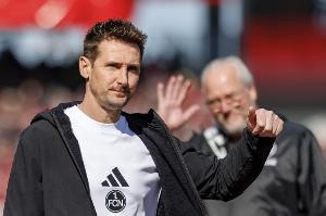 他上他真行！圖片報：克洛澤對紐倫堡前鋒不滿，讓中場去客串前鋒