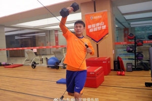 陰雨澆不滅心中的火焰！卯足干勁，繼續向著前方全力沖刺！