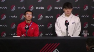 還要我教你做事！楊瀚森指導克里斯：你要（對著話筒）翻譯啊