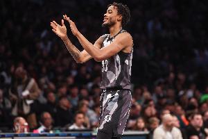 全能內(nèi)線！克拉克斯頓8中5拿到12分9板5助