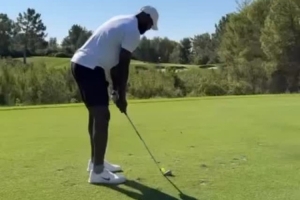 醫生：詹姆斯受傷肯定跟休賽期打高爾夫有關聯 那對脊柱要求很高