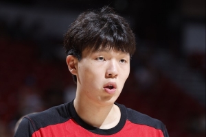 媒體人：開拓者沒有給楊瀚森上線發牌的權限 小楊多做些擋拆快下