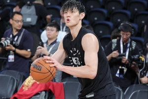 媒體人：其他球員也想表現(xiàn) 曾凡博沒有出手機會在意料之中