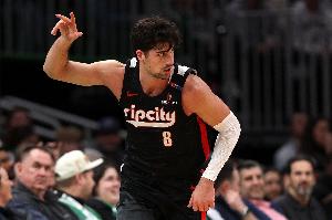 表現不錯！阿夫迪亞9中4&三分5中2拿到14分 另有8板3助1帽