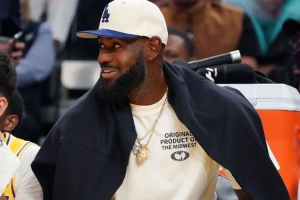 A-史密斯怒噴老詹：爛片不拍續集 歷史第二人為何靠噱頭博關注？