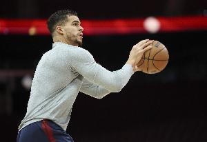 手感穩(wěn)定！小波特半場(chǎng)8中4&三分5中2拿到10分 另有3板1斷