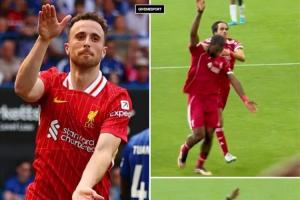 永不獨行！巴貝爾昨晚傳奇賽絕殺后模仿若塔慶祝動作，向其致敬