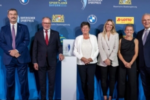 官方：拜仁女足獲巴伐利亞體育大使稱號，表彰她們體育和社會貢獻