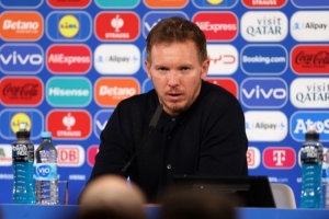 不搞科研！圖片報：德國下場陣容不變，納帥1年多來首次延續(xù)首發(fā)