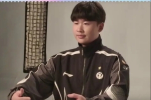 IG發(fā)布S15世界賽定妝照拍攝花絮：大師，我想學(xué)功夫