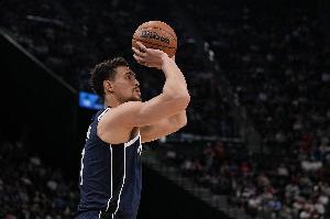 依舊好用！德懷特-鮑威爾4中4高效拿下9分4板1助1斷