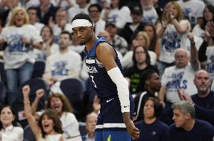 芬奇：麥克丹尼爾斯今天參加了部分訓練 腳踝傷勢無大礙