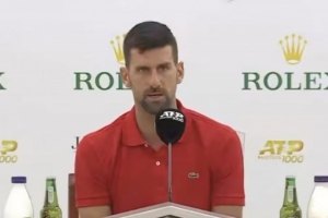 記者多次詢問身體狀況，德約：不能回答你，請問下一個問題