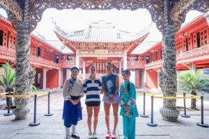 王曦雨和凱斯勒出席寧波網(wǎng)球公開賽活動，探索地方傳統(tǒng)文化