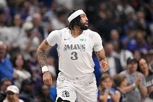 濃眉出戰24分鐘 12中6&三分2中0拿到12分4板1助 正負值-24