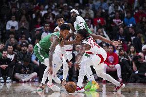 A-西蒙斯：高強度防守是需要在綠軍達到的標準 努力融入防守體系