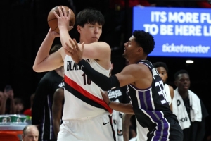 魯媒：楊瀚森只是一名在試錯(cuò)中摸索的新秀 他的成長(zhǎng)需要時(shí)間沉淀