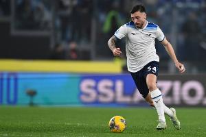 都體：米蘭和國米有意拉齊奧后衛(wèi)吉拉，皇馬有50%二轉(zhuǎn)