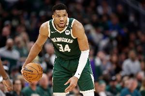 勢(shì)不可擋！字母哥半場(chǎng)7投5中 拿下10分7板3助&正負(fù)值+8