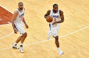 提前收工？萊昂納德下半場沒有首發 巴圖姆頂替出場