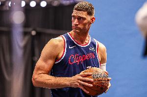 小卡：大洛能在低位得分表現出色 懂得如何在更衣室制造幽默