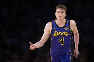 湖記：聽說克內克特在訓練營表現強勢 今天算是把狀態帶到了賽場