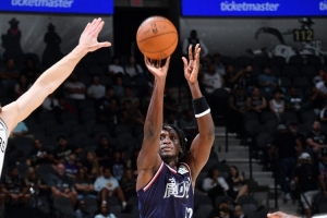 今天效率一般！奧拉迪波半場9中3&三分3中1拿到8分 另有1助1斷