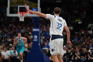 這就開始試驗起來了！美記：拉塞爾缺席 弗拉格將擔任首發控衛！