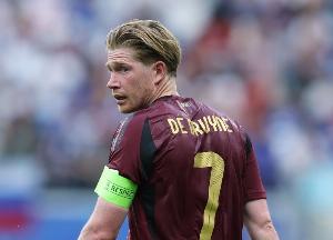 德布勞內射門23次、打進6球、準確傳中14次，歐洲世預賽中場最多