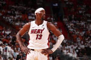 熱火官方：阿德巴約右膝挫傷 本場比賽將不會回歸