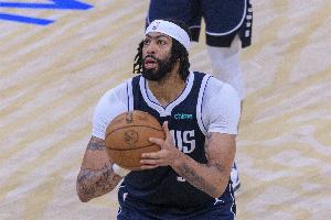 得吃得喝！濃眉半場出戰(zhàn)19分鐘 10中5&6罰全中砍下17分3板2助