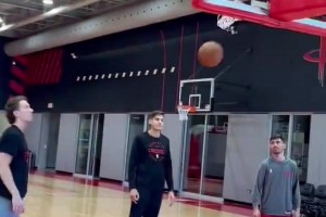 什么時(shí)候可以復(fù)出？火箭芬尼-史密斯開始三分訓(xùn)練