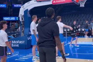 朱芳雨：楊瀚森之前在國內都是持球核心角色，現在去NBA要從無球端做起不適應