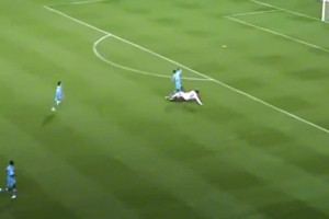 巔峰C羅有多恐怖??摔倒后迅速起身進球