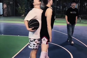 穿襠見多了，這么穿美女襠還是第一次見